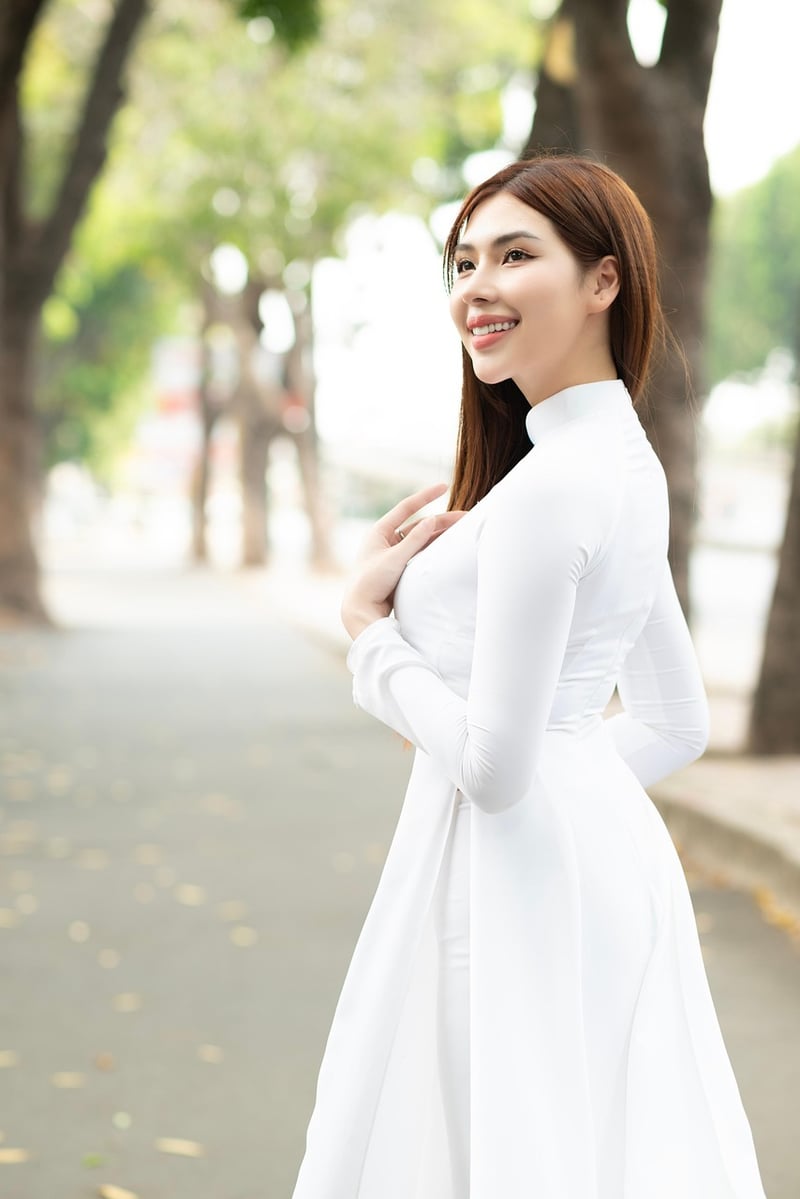 Dr. Evelyn Chen